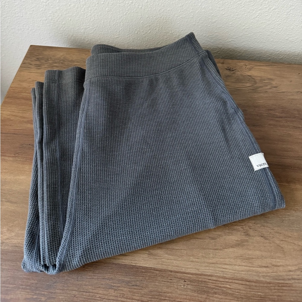 Vuori Gray Leggings Soft Knit Relaxed Fit